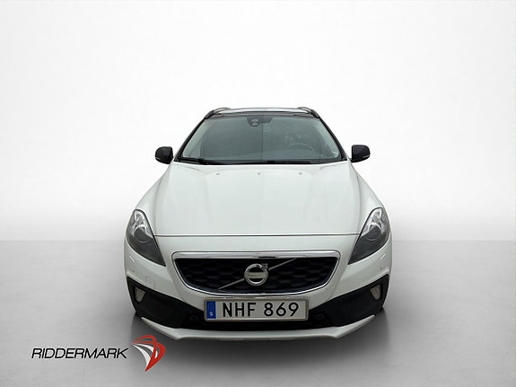 Volvo V40 Cross Country 2 of 30