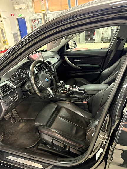 BMW 320d 5 of 7