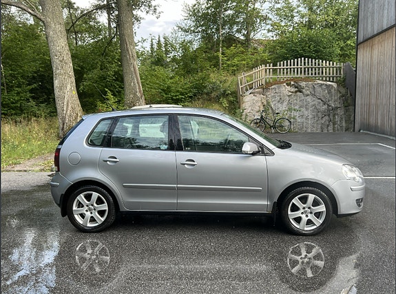 Volkswagen Polo 2 of 6