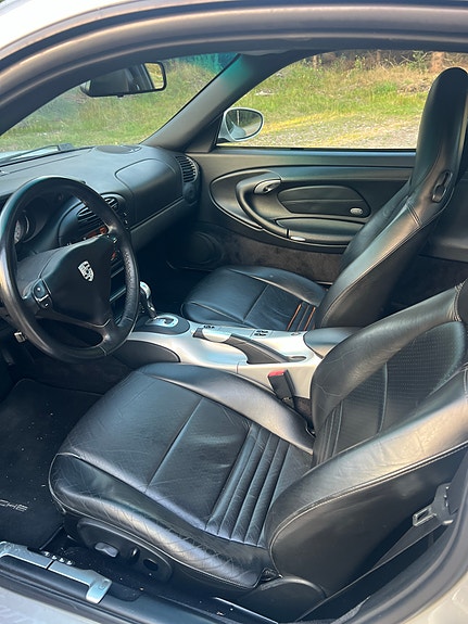 Porsche 911 Carrera 4 5 of 8