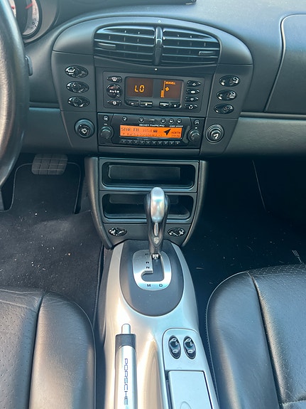 Porsche 911 Carrera 4 7 of 8