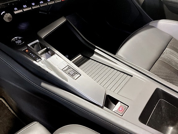 Peugeot 308 10 of 15