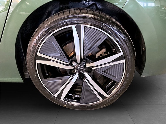 Peugeot 308 14 of 15