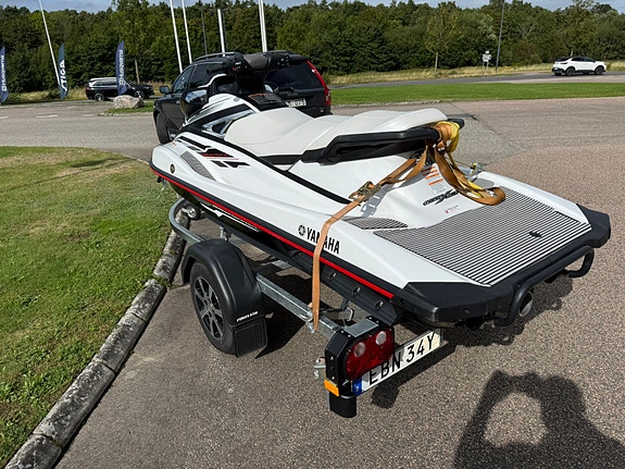 Yamaha WaveRunner VX Deluxe 2018 – endast 82h – 80 km/h trailer 4 of 4