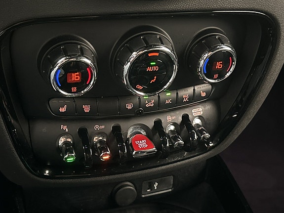 MINI Cooper S 20 of 30