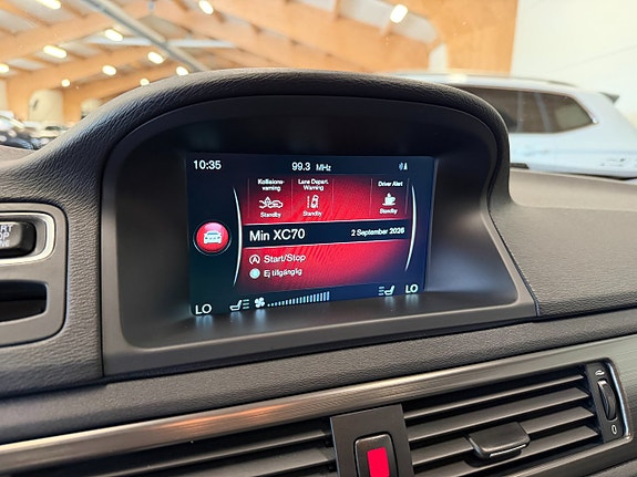 Volvo XC70 18 of 24