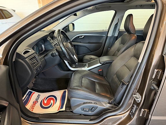 Volvo XC70 5 of 24