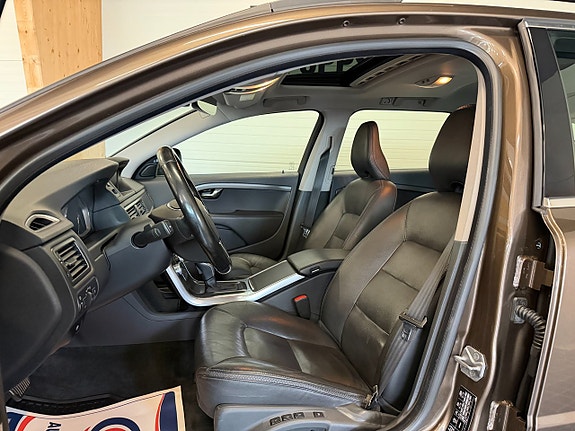 Volvo XC70 6 of 24