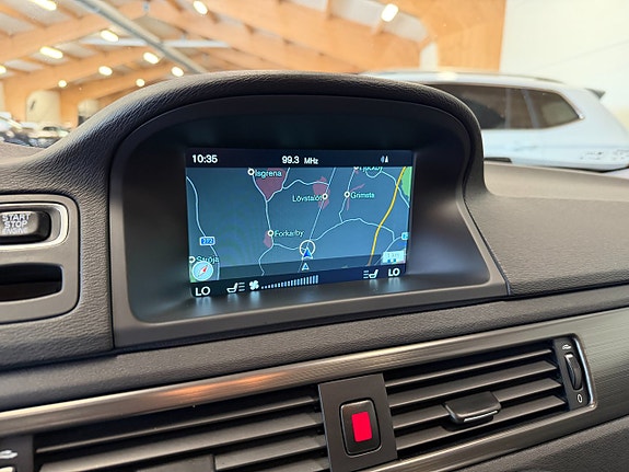 Volvo XC70 16 of 24