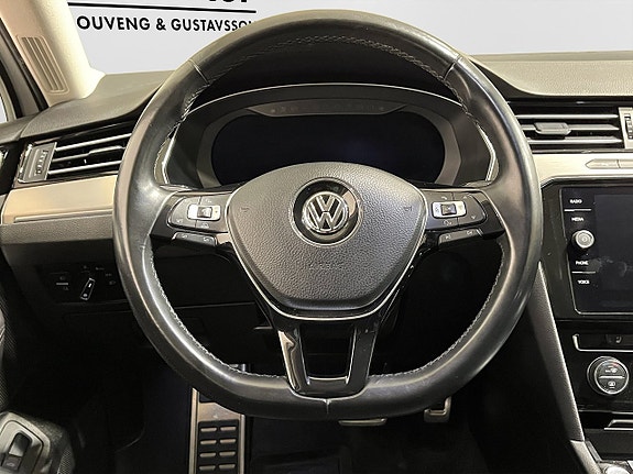 Volkswagen Passat Alltrack 13 of 21