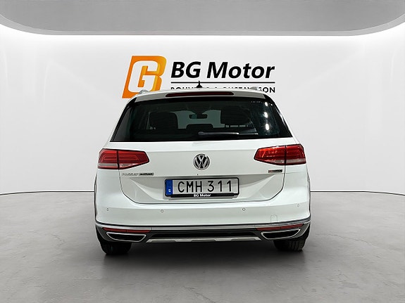 Volkswagen Passat Alltrack 6 of 21