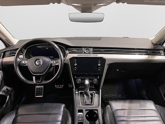 Volkswagen Passat Alltrack 12 of 21