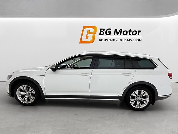 Volkswagen Passat Alltrack 8 of 21
