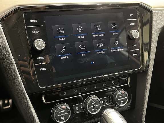 Volkswagen Passat Alltrack 19 of 21