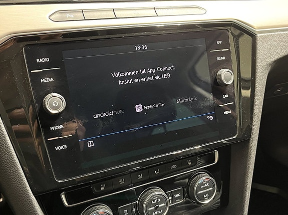 Volkswagen Passat Alltrack 18 of 21