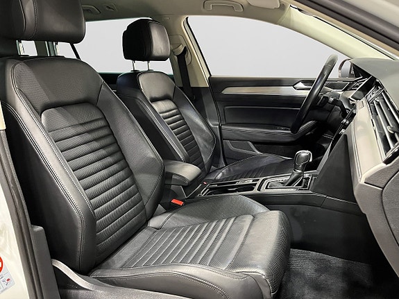 Volkswagen Passat Alltrack 9 of 21