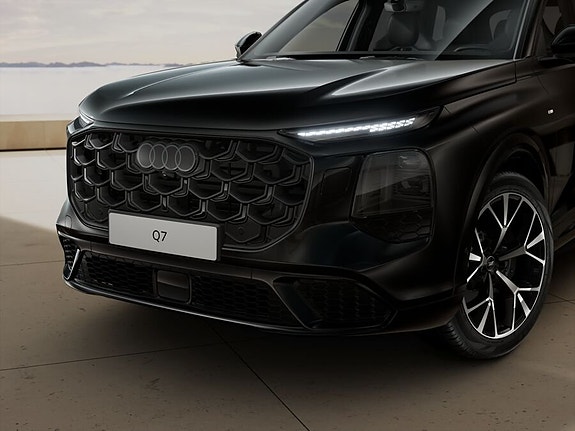 Audi Q7 3 of 11