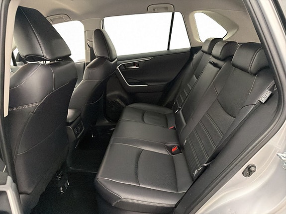 Toyota RAV4 23 of 30