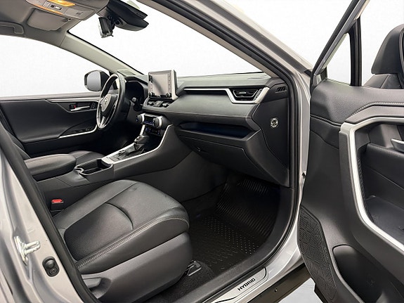 Toyota RAV4 28 of 30