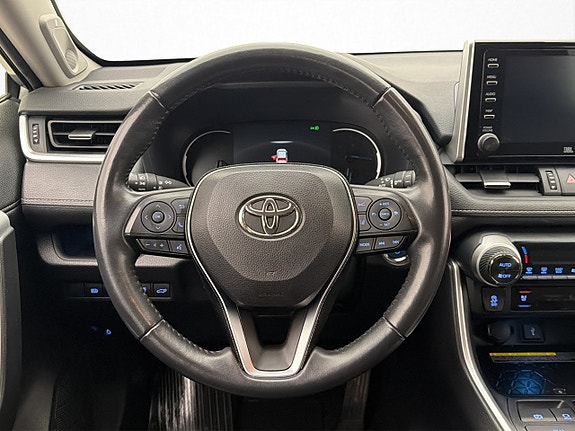 Toyota RAV4 12 of 30