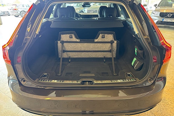 Volvo V90 26 of 30