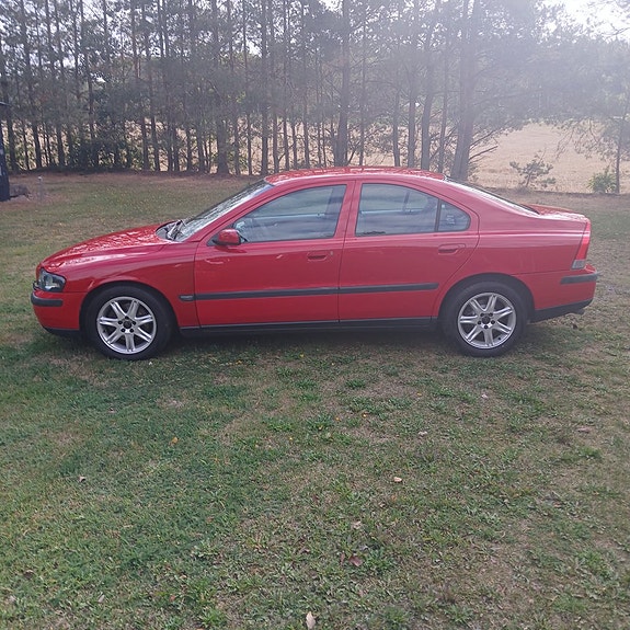 Volvo S60 2 of 13