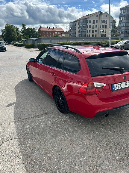 BMW 335i 4 of 6