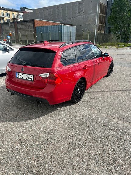 BMW 335i 3 of 6