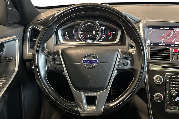 Volvo XC60 12 of 23