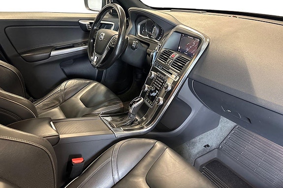 Volvo XC60 9 of 23