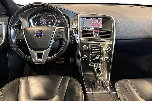 Volvo XC60 10 of 23