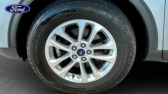 Ford Kuga 9 of 12