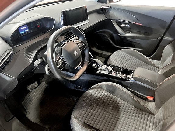 Peugeot e-2008 5 of 15