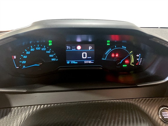 Peugeot e-2008 8 of 15