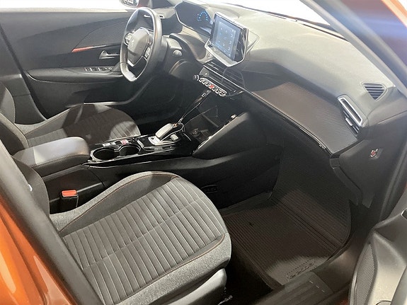 Peugeot e-2008 11 of 15