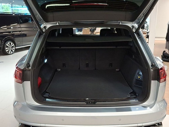 Volkswagen Touareg 21 of 26