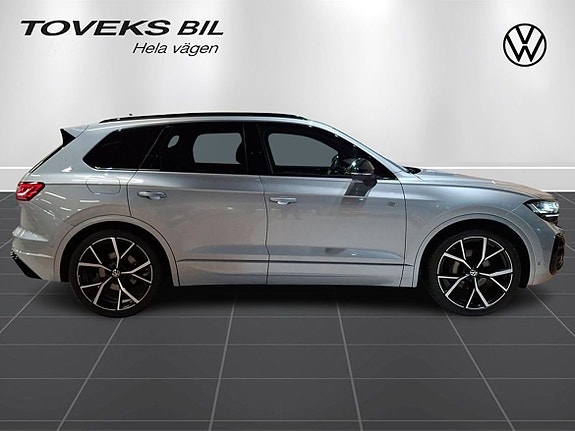 Volkswagen Touareg 2 of 26