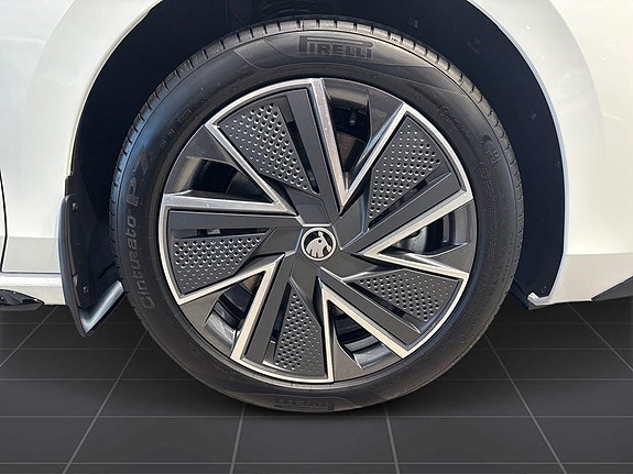 Skoda Superb 5 of 16
