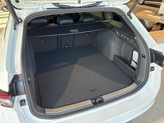 Skoda Superb 15 of 16