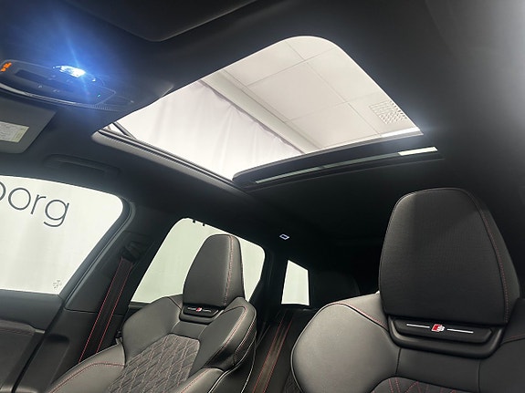 Audi Q6 e-tron 11 of 15