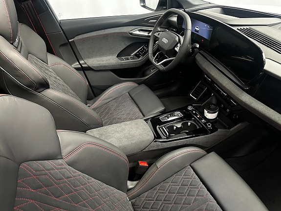 Audi Q6 e-tron 12 of 15