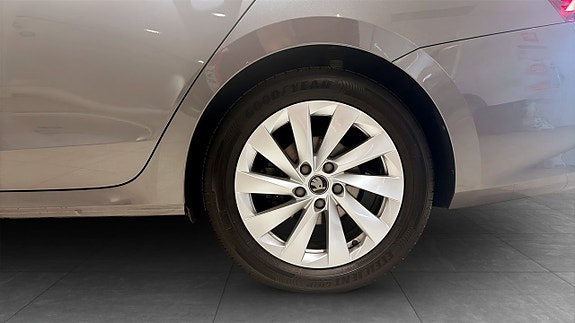 Skoda Octavia 5 of 12
