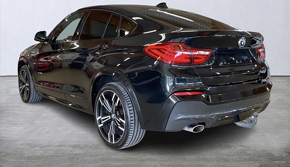 BMW X4 3 of 3