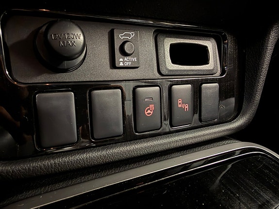 Mitsubishi Outlander 12 of 23
