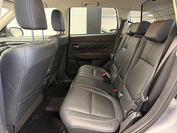 Mitsubishi Outlander 17 of 23