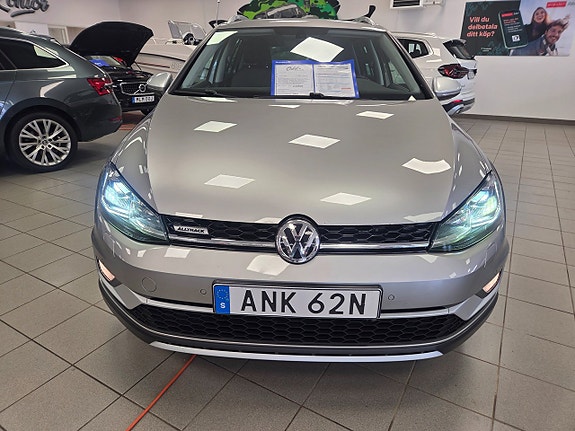 Volkswagen Golf Alltrack 17 of 25