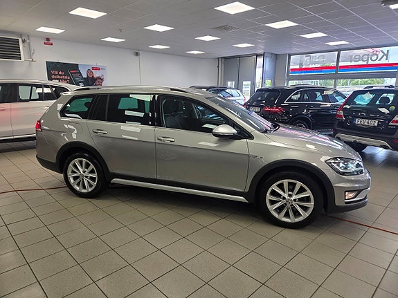 Volkswagen Golf Alltrack 12 of 25