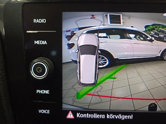 Volkswagen Golf Alltrack 22 of 25