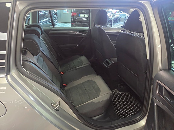 Volkswagen Golf Alltrack 11 of 25