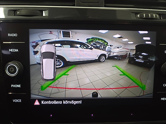 Volkswagen Golf Alltrack 23 of 25